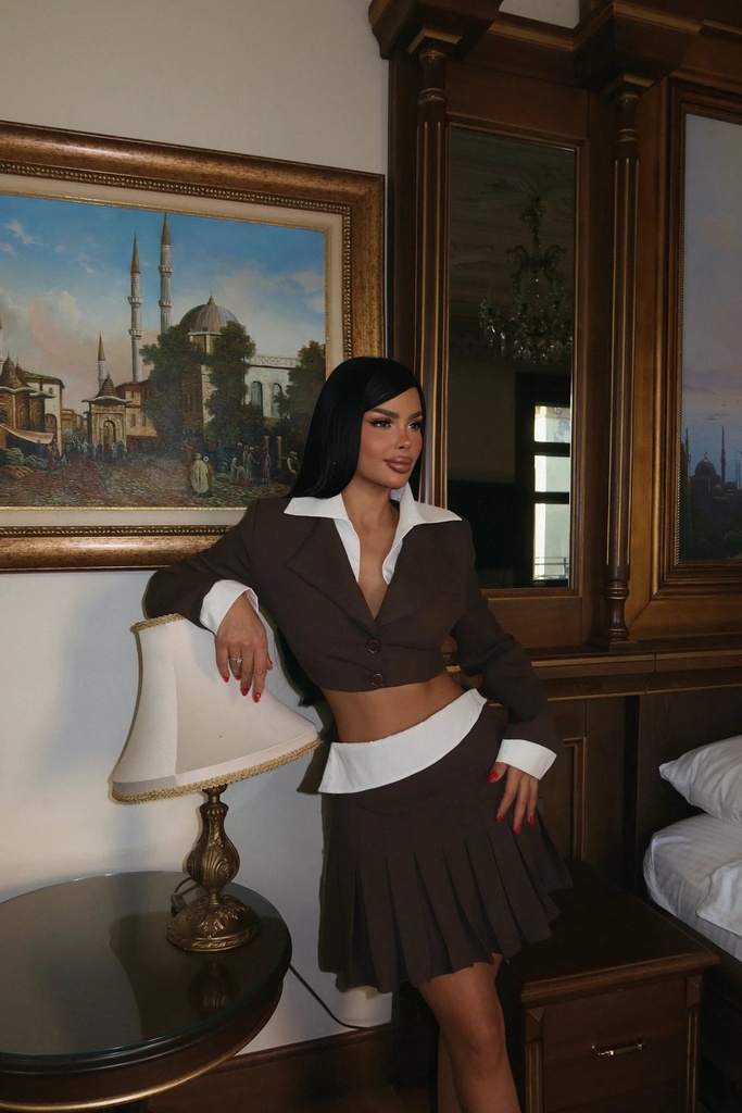 Brown Portela Bottom and Top Set